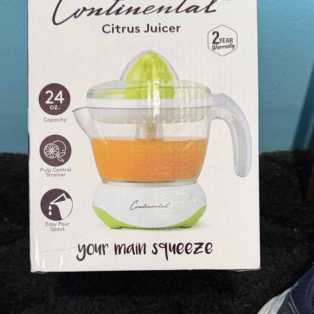 Green & White Citrus Juicer - Electric Home Juicer